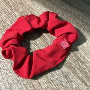 Lululemon Uplifting Scrunchie
Dark Red